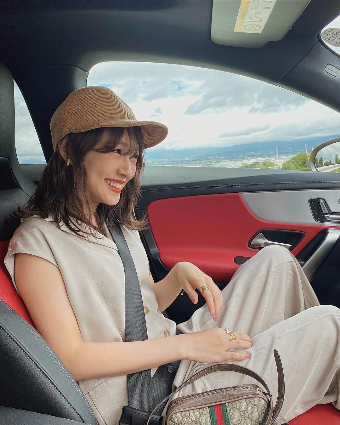 前田希美（まえのん）さんのインスタグラム写真 - (前田希美（まえのん）Instagram)「今日は朝3時に起きて、新しい現場です。 また情報解禁されたら御報告させて下さい。 これ以外にもわくわくするお仕事がたくさんあるので早く発表したくてうずうずしてます。 お楽しみに。  好評の助手席ショット☺︎︎」7月31日 14時29分 - maeda_nozomi