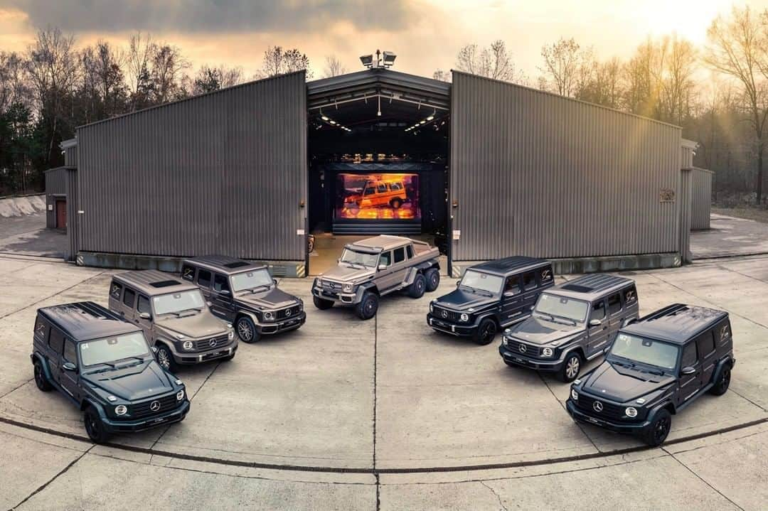 メルセデス・ベンツさんのインスタグラム写真 - (メルセデス・ベンツInstagram)「You always wanted to try the G-Class? Now is your chance! The @gclassexperiencecenter offers an exclusive driving event, dedicated to one of the most iconic cars Mercedes-Benz ever built.  Master driving challenges on and off the road and see the impressive Amber Cube in Graz. A must for every G-Class fan.  #MercedesBenz #GClass #GClassExperience #Graz」7月31日 15時00分 - mercedesbenz