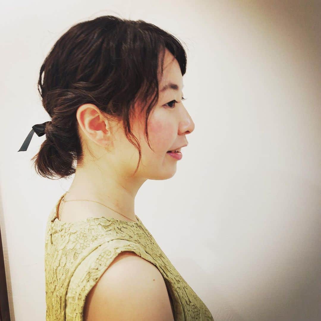 津久井智子さんのインスタグラム写真 - (津久井智子Instagram)「毎夏の恒例行事 髪すきまくり パーマかけてもらいました。 涼しいし、楽ちんです◎  ふみさん、いつも丁寧にスタイリングしてくれて、ありがとうございます😊 #trèfle #atami」7月31日 14時57分 - tomokotsukui
