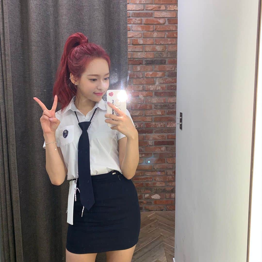 のインスタグラム：「학교 다녀오겠습니다🎒」