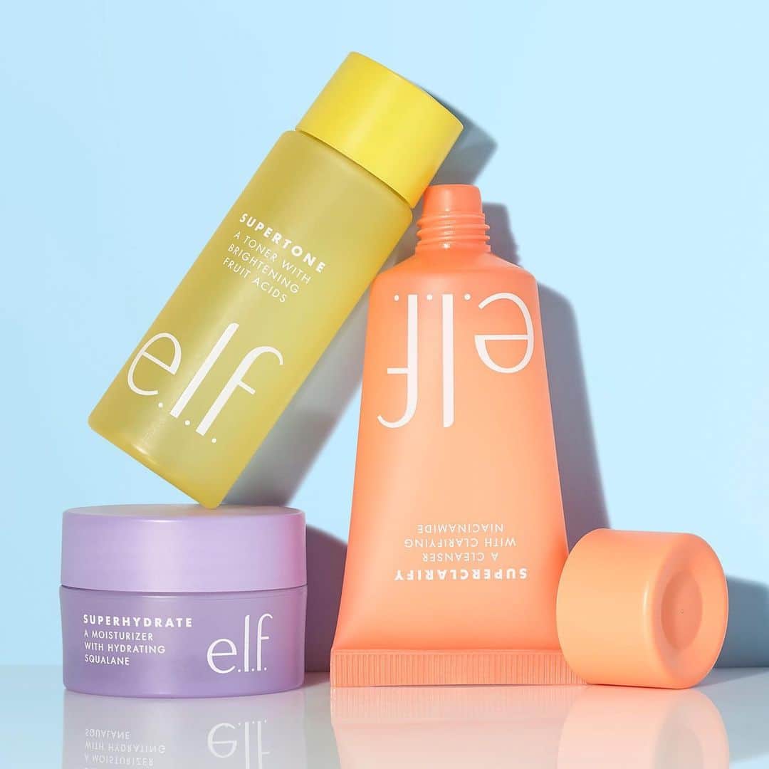 e.l.f.さんのインスタグラム写真 - (e.l.f.Instagram)「A trio with superpowers 💫 Our Supers Mini Trio is packed with ingredients to help you achieve your best skin!  💛SuperTone - A gentle daily face toner that helps remove dead skin cells to reveal a more radiant, bright complexion.  🧡SuperClarify - This gel cleanser creates a gentle foam that lifts impurities from the skin, revealing a clean, smooth complexion. Infused with skin-loving ingredients Niacinamide and Lavender.  💜SuperHydrate - Infused with Squalane, a plant-derived oil that balances moisture and maintains elasticity, this lightweight gel quickly seeps into the skin for smooth, non-greasy hydration. Infused with skin-loving ingredients Niacinamide and Vitamin E.  Tap to shop! #eyeslipsface #elfingamazing #elfcosmetics #crueltyfree #vegan」7月31日 6時28分 - elfcosmetics
