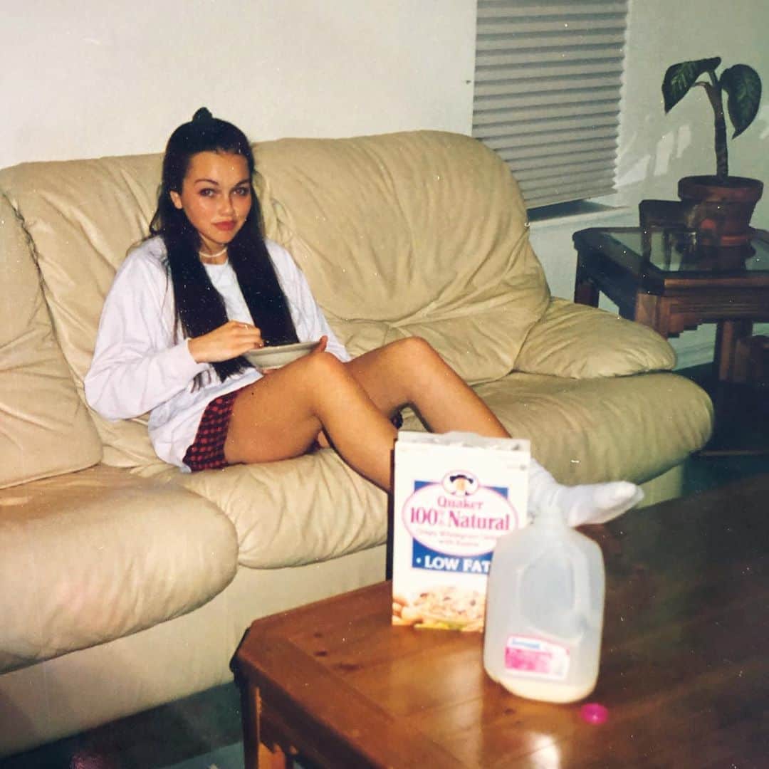 カンディー・ジョンソンさんのインスタグラム写真 - (カンディー・ジョンソンInstagram)「#TBT to 15 year old Kandee, living her best life with her cereal & milk...and Puka shell necklace😂 (if you didn’t have one, did you really even live in the 90’s😂)  PHOTO CRED: probably my mom😂 @theshannonjohnson  #throwbackthursday #teenage #life」7月31日 6時52分 - kandeejohnson