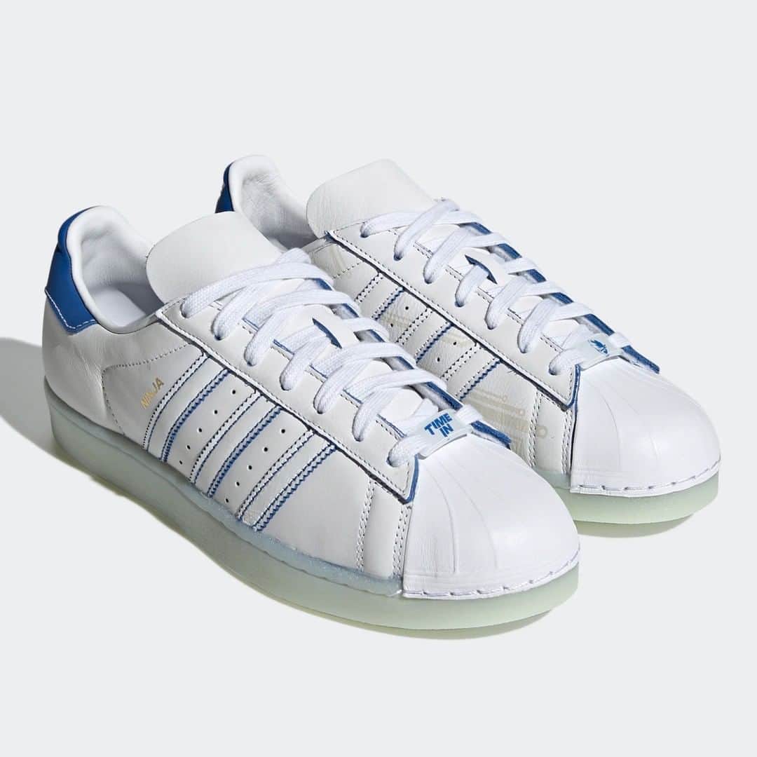 Sneaker Newsさんのインスタグラム写真 - (Sneaker NewsInstagram)「Official images of @ninja's adidas Superstar collaboration have emerged, with a release date August 19th confirmed. For a closer look, tap the link in our bio.」7月31日 7時01分 - sneakernews