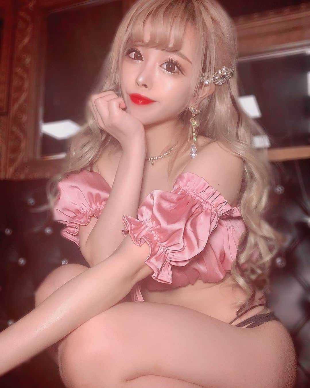 あんじゅのインスタグラム：「♡ ． 今日は2部までいます😌✌🏻💕 . 浴衣day楽しみだなぁ💭 みんなで室内縁日楽しもうね🤟🏻 . ． ．  #Burlesque #バーレスク #バーレスク東京 #大阪 #バーレスク大阪 #北新地 #ミナミ #キャバクラ #ホスト #歌舞伎町 #ダンサー #Japanesegirl #自発ください  #ロリ顔 #グラビア  #ガンメッシュ #ギャル #加工厨 #量産型 #太もも #むちむち #低身長女子 #撮影会 #雰囲気好きな人いいね #自撮り界隈  #1mmでもいいなと思ったらいいね #被写体  #ぶりっこ #スト担と繋がりたい #ジャニオタ」