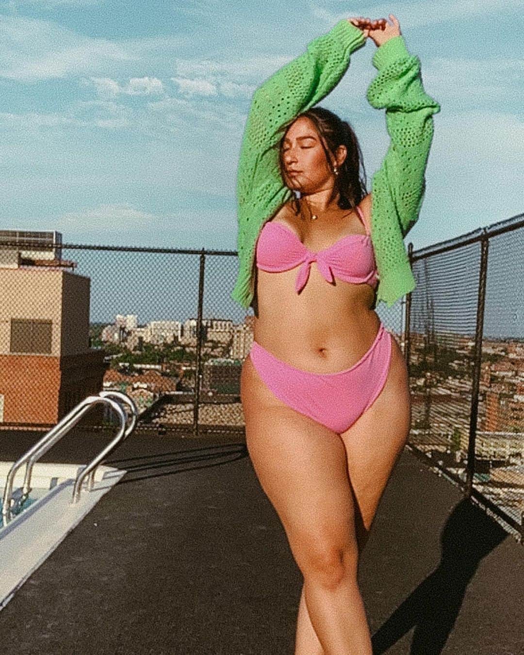 Teen Vogueさんのインスタグラム写真 - (Teen VogueInstagram)「"My fears I had of swimsuits growing up have changed as I've changed my relationship with my body. I love my body." 🥰 You don't need a beach to wear our fave summer swimsuits! At the link in bio, @himichelleli talks to these 7 ladies about making the best of summer + their swimsuit journeys. 📸: @__gracerivera」7月31日 7時37分 - teenvogue