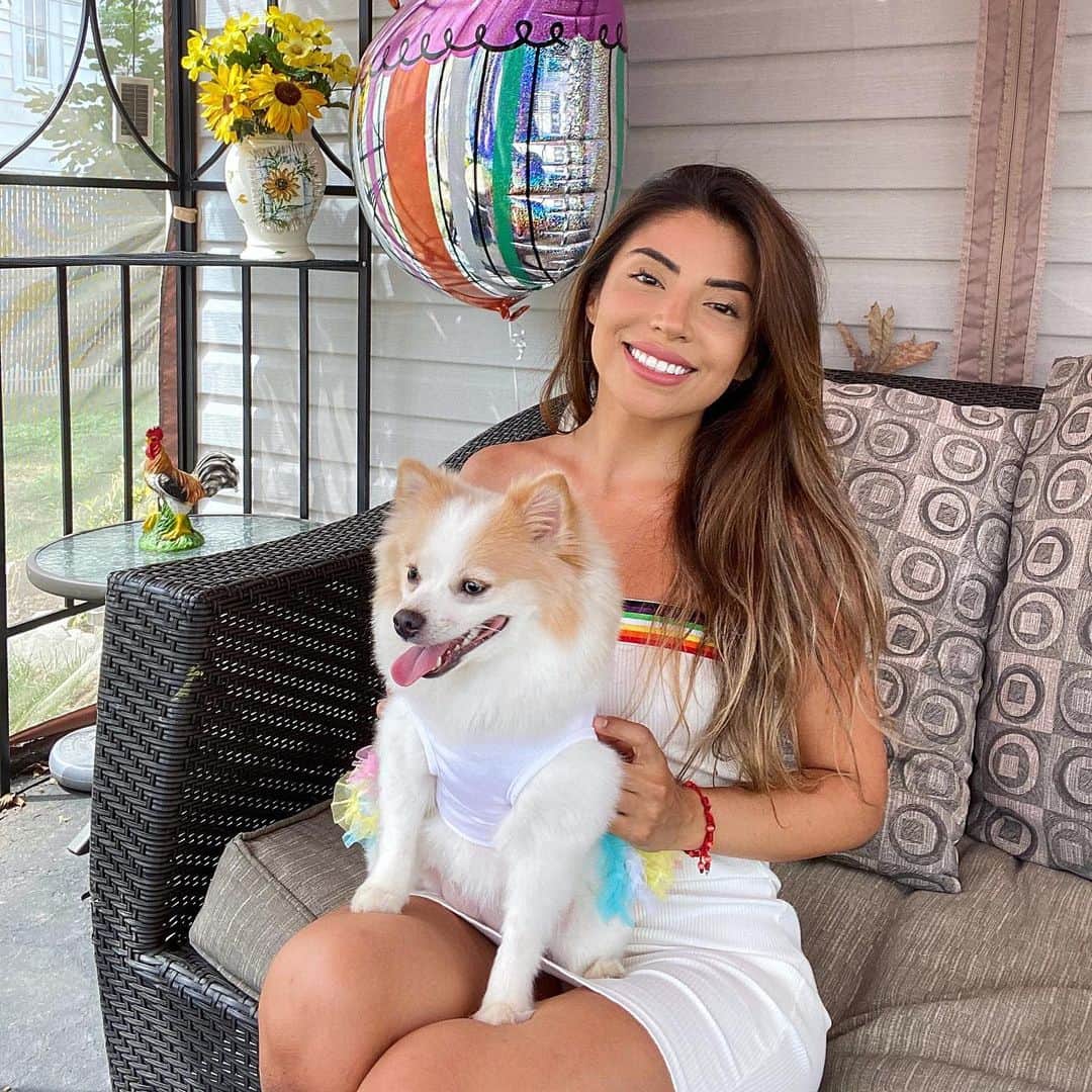 ジェセニア・バイスさんのインスタグラム写真 - (ジェセニア・バイスInstagram)「Today my daughter @chailattepom turns 2! 🎂When I was 32 I made a wish to be a mommy by the age of 35, not exactly what I had in mind BUT I’m blessed to have her! Don’t let this spoiled lil brat fool you, she plays rough & thinks she’s a bit bull 🤣 Ppl always call her “he,” and she’s got a bad right knee like mom. Some days I can’t stand her but everyday I love and adore her! TQM Chai! MUCHO! MUCHO! MUCHO! 💋  . I been told that she & I look a lot alike. I guess it’s the big smile & squinty eyes 🤣 What’s weird is her eyes were blue up until a few months ago. She’s growing into mini wolf 🐺  . .」7月31日 8時07分 - iamjessenia