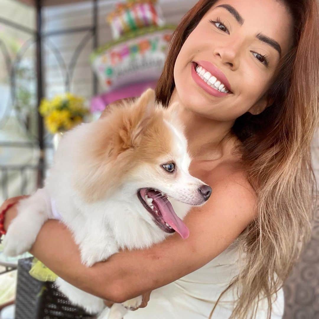 ジェセニア・バイスさんのインスタグラム写真 - (ジェセニア・バイスInstagram)「Today my daughter @chailattepom turns 2! 🎂When I was 32 I made a wish to be a mommy by the age of 35, not exactly what I had in mind BUT I’m blessed to have her! Don’t let this spoiled lil brat fool you, she plays rough & thinks she’s a bit bull 🤣 Ppl always call her “he,” and she’s got a bad right knee like mom. Some days I can’t stand her but everyday I love and adore her! TQM Chai! MUCHO! MUCHO! MUCHO! 💋  . I been told that she & I look a lot alike. I guess it’s the big smile & squinty eyes 🤣 What’s weird is her eyes were blue up until a few months ago. She’s growing into mini wolf 🐺  . .」7月31日 8時07分 - iamjessenia
