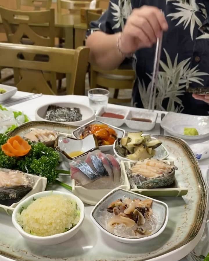 チャヨプのインスタグラム：「✔️ 어 제주도에 가는 이유  #하영횟집」