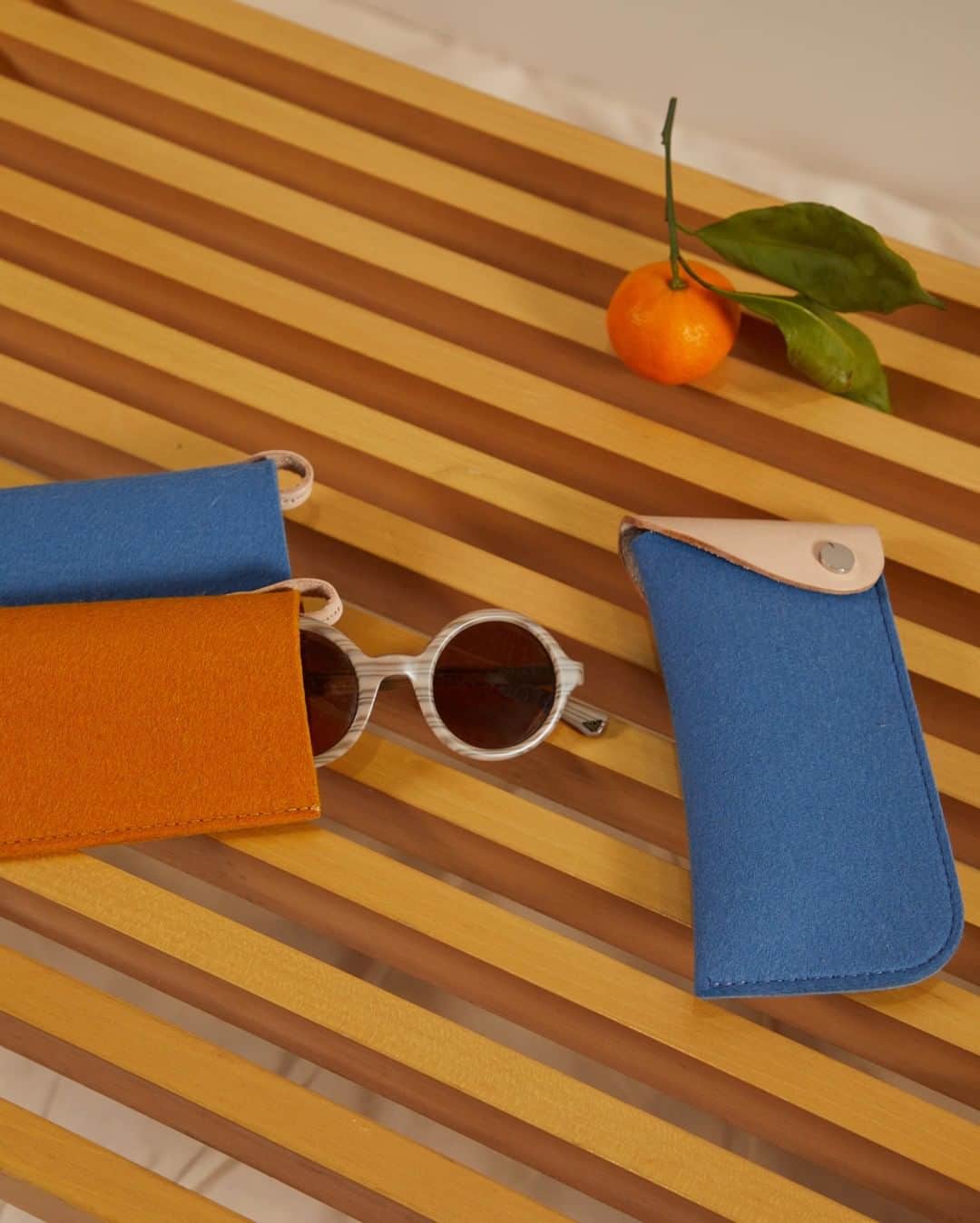 グラフ&ランツのインスタグラム：「Pocket perfection, courtesy of our eyeglass sleeves in Horizon and Turmeric」