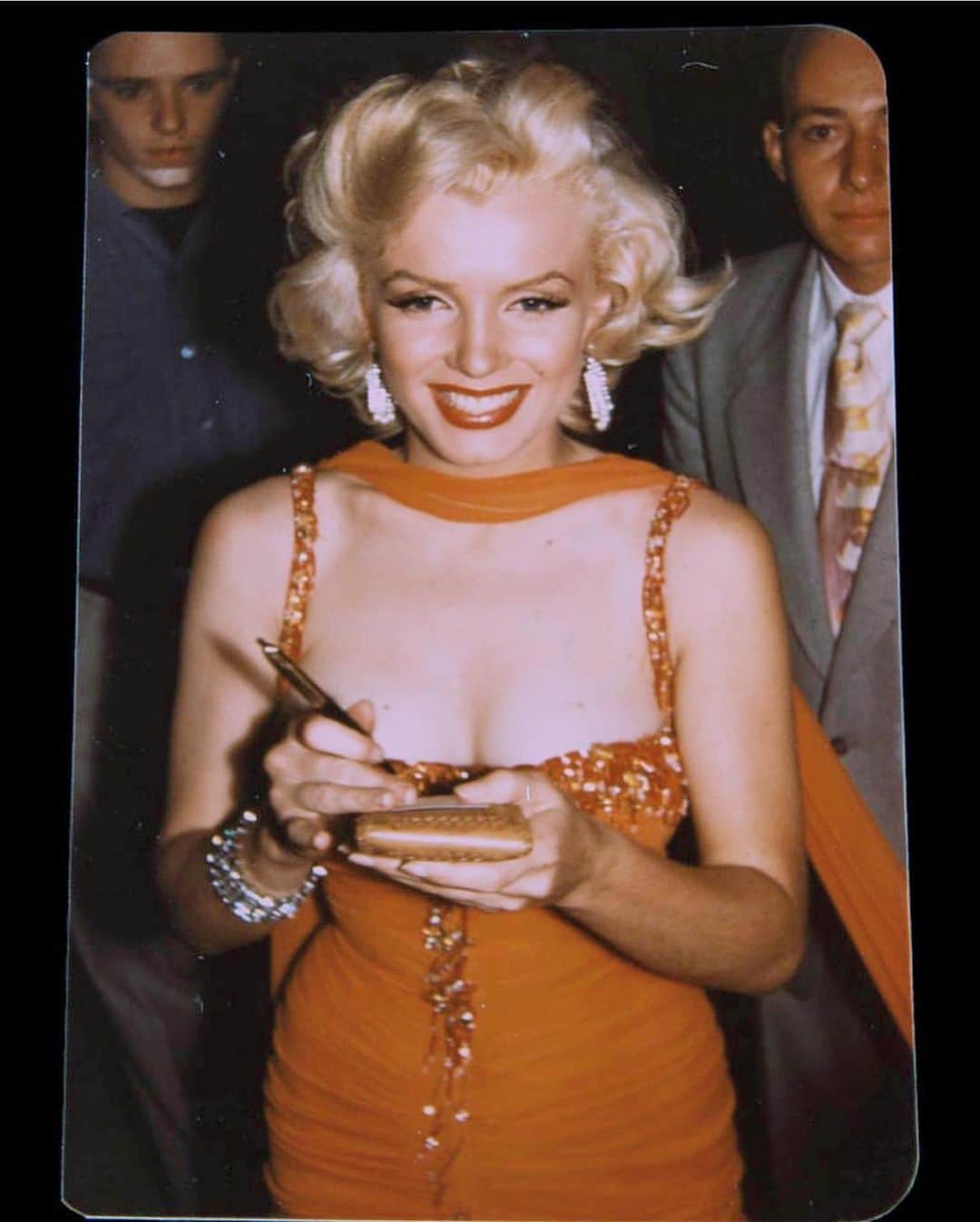 マリリン・モンローさんのインスタグラム写真 - (マリリン・モンローInstagram)「Marilyn at the Hollywood Bowl for Saint Jude’s Children’s Hospital Benefit in 1953, where she later performed. She looks so happy and beautiful✨❤️」7月31日 9時07分 - welovemarilyn