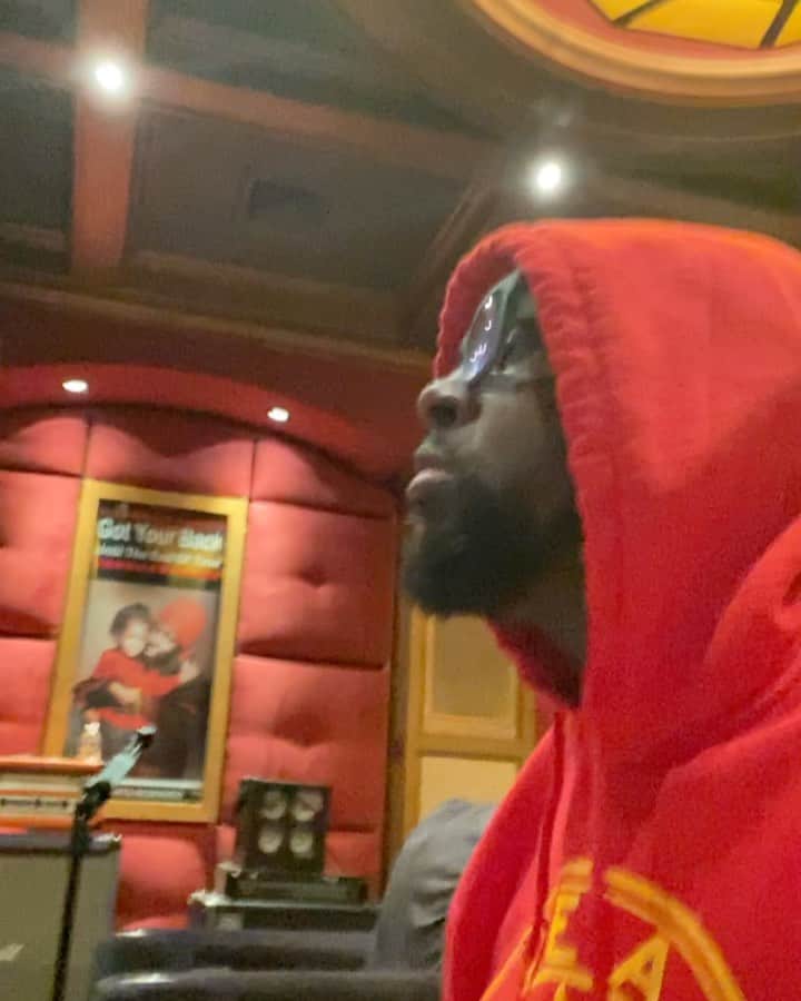 ワイクリフ・ジョンのインスタグラム：「Catching a vibe real time for  @ida_tolou Norway meets Nigeria 🇳🇬 by way of Haiti 🇭🇹 On the beat !! @headsmusic」