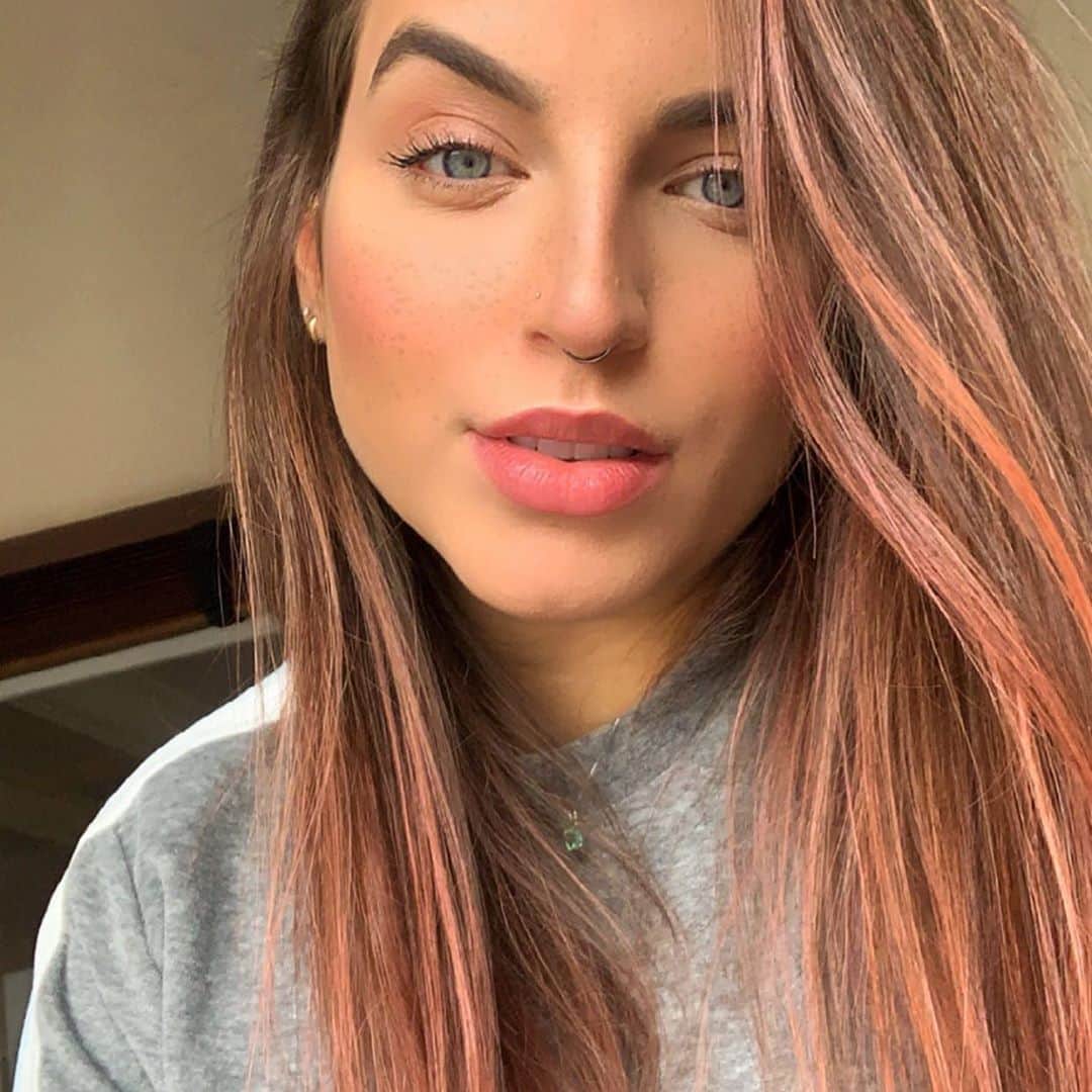 Bruna Unzuetaのインスタグラム：「🌸」