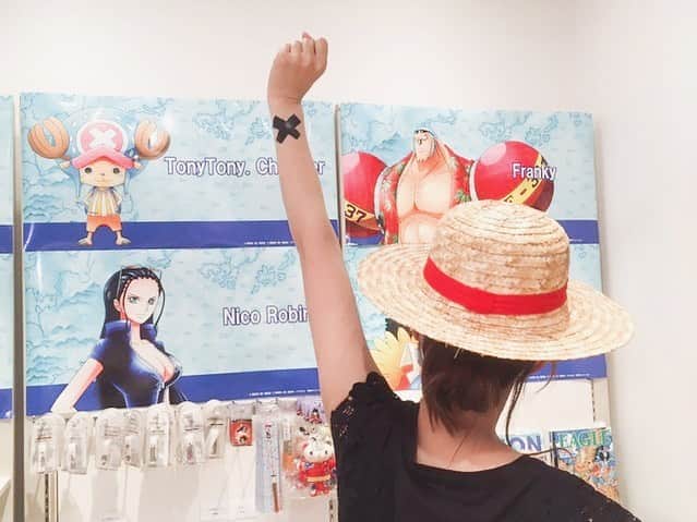 若林翔子のインスタグラム：「. . ブレイクロケ♡ ルフィになりきってみました笑  #ちょっとブレイクタイム #ミヤギテレビ　#仙台パルコ #ワンピース　#ルフィ #来週土曜」