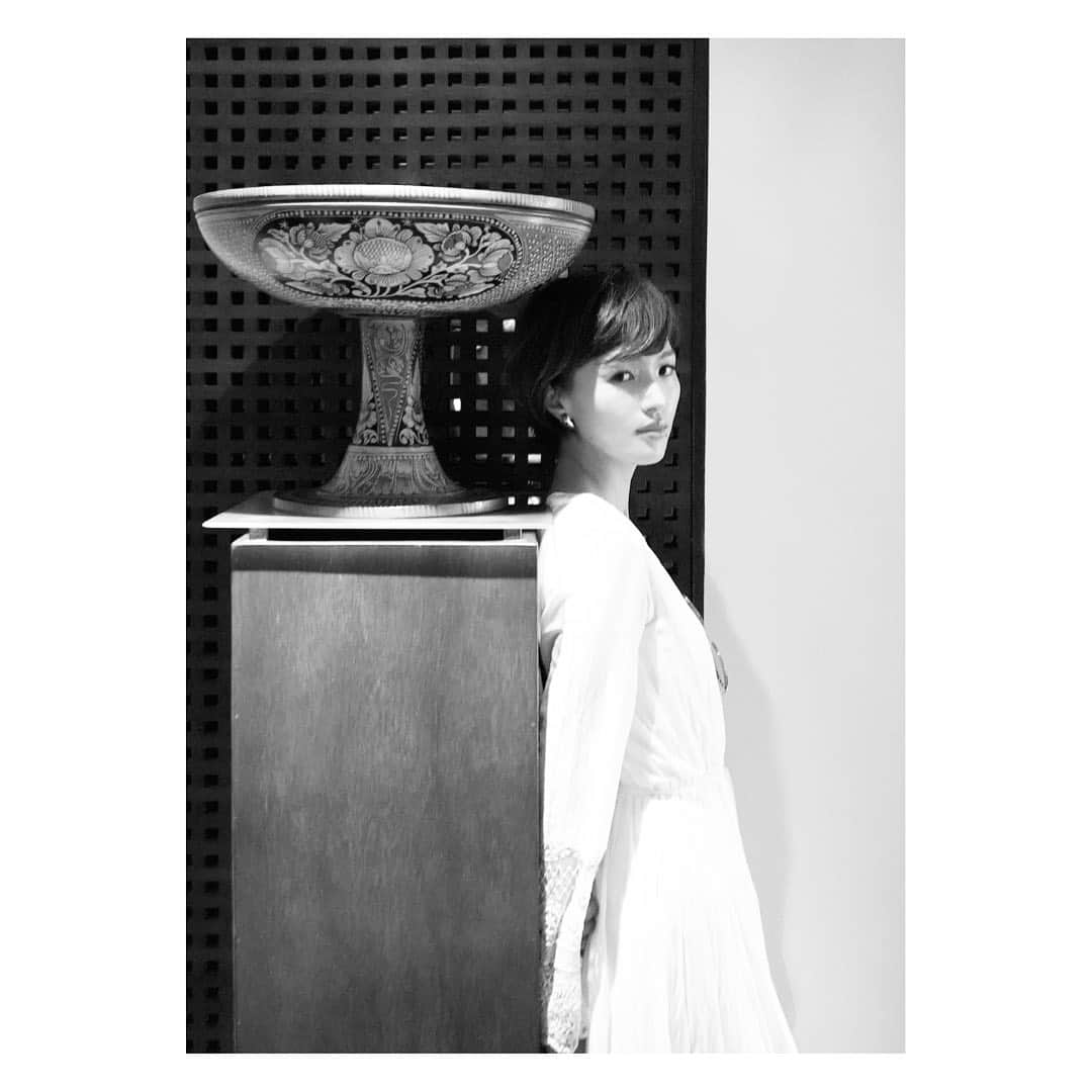 廣瀬規子のインスタグラム：「#challengeaccepted✔  ・ Thank you to @satoko_urata for nominating me for the Women Supporting Women Challenge. ・ #challengeaccepted  #womensupportingwomen #blackandwhitechallenge」
