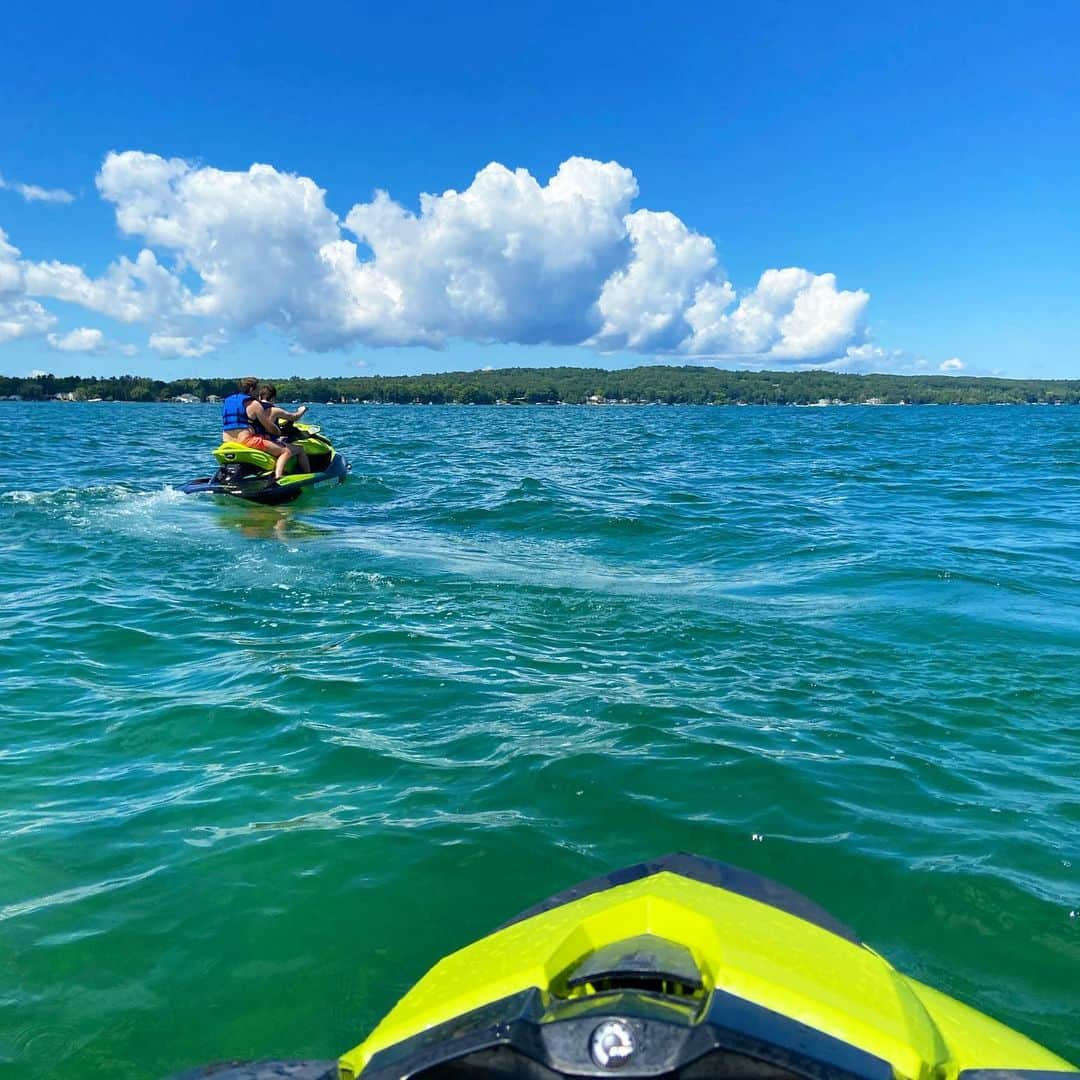 ダグラス・ラザノさんのインスタグラム写真 - (ダグラス・ラザノInstagram)「A day at the lake ☀️ #traversecity #sleepingbeardunes #puremichigan #friendsarefamily」7月31日 9時52分 - douglasrazzano