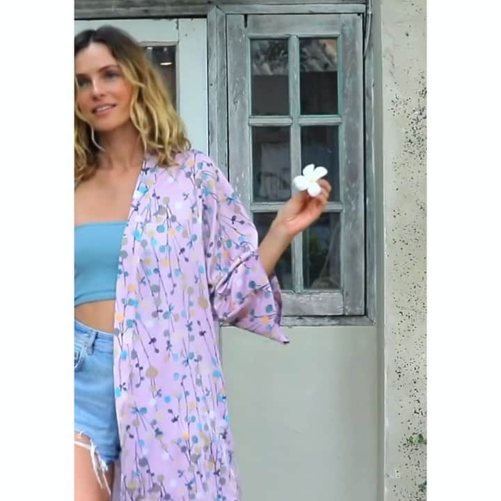 ヴァレンティナ・ゼリャヴァのインスタグラム：「@sola.wear 🤍 #solawear #solawomen #solakimono  #kimono」