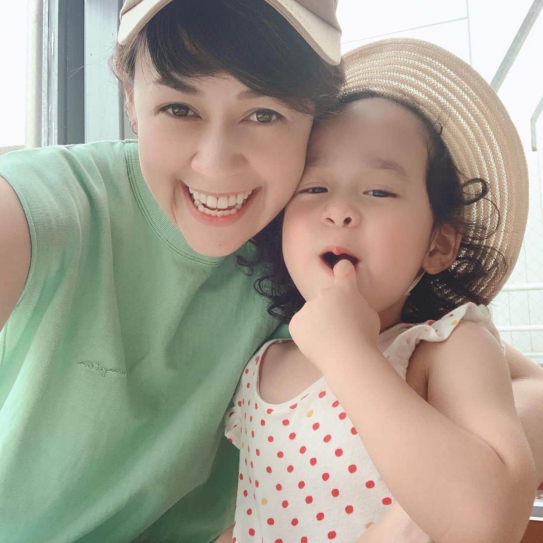 トムセン陽子さんのインスタグラム写真 - (トムセン陽子Instagram)「毎日ベリとデート♡ 試験勉強中は色々ガマンしてもらってたので、その分たっぷり一緒に過ごしてます。 . . . #mylittlegirl #母娘デート」7月31日 15時37分 - yokothomsen