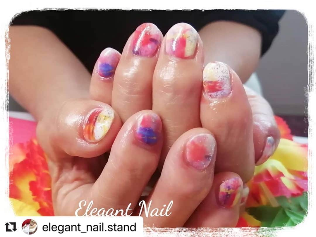 ネイルスタンド　ツメコさんのインスタグラム写真 - (ネイルスタンド　ツメコInstagram)「#Repost @elegant_nail.stand with @make_repost ・・・ ネイルプリンターツメコ初体験のお客様✨  とても楽しんで下さいました❤  #ネイル #ネイルスタンドツメコ #エレガントネイル #Nail #ジェルネイル #プリンターネイル #ネイルプリンター #ツメコ #tsume.co #7月新作デザイン #POP #ペイントアート風 #夏ネイル #滋賀県野洲市ネイルサロン #美爪 #時短」7月31日 15時42分 - tsume.co