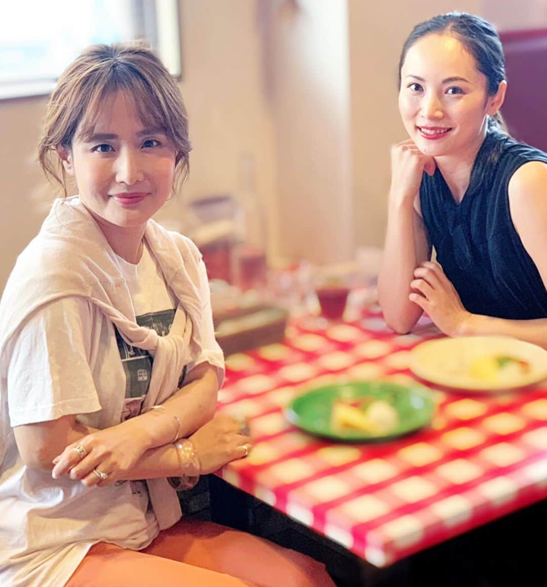 のインスタグラム：「昨日はみやまりちゃんと楽しいランチ🥰💖 同じ幼稚園ママもあって色々話が尽きない🤭🎶 　 　  #同じ幼稚園ママ  #お迎えまでのひととき#束の間ランチ💗#ビューティートーク  #ビューティーモデル #美容ブロガーさん#beautytime」