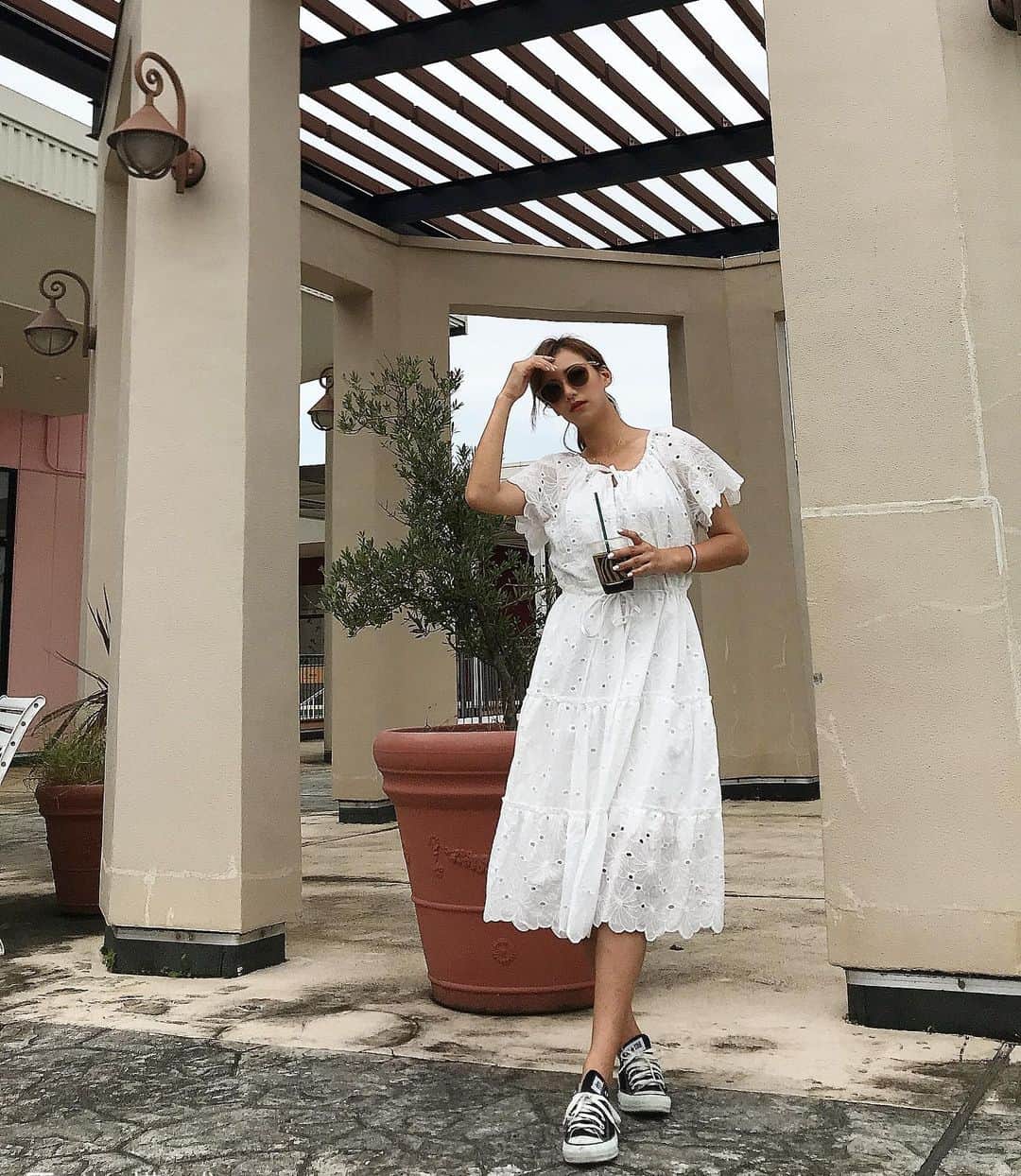 のインスタグラム：「☁️🕊☁️🕊☁️🕊☁️🕊☁️🕊. . . コットンレースワンピース可愛い♡  あ〜最近、曇りとか雨とかで テンションあがんないなあ。  なんかいい事ないかな〜😔  コロナのせいで 何処もいけないのが悔しい。  .」