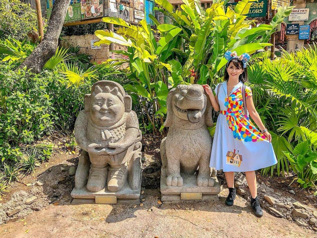 矢部あやのインスタグラム：「201905 WDW 3day ラッセルとダグの石像！ ・ #waltdisneyworld #WDW #WDW2019 #animalkingdom #AK #AK2019 #charactergreeting」