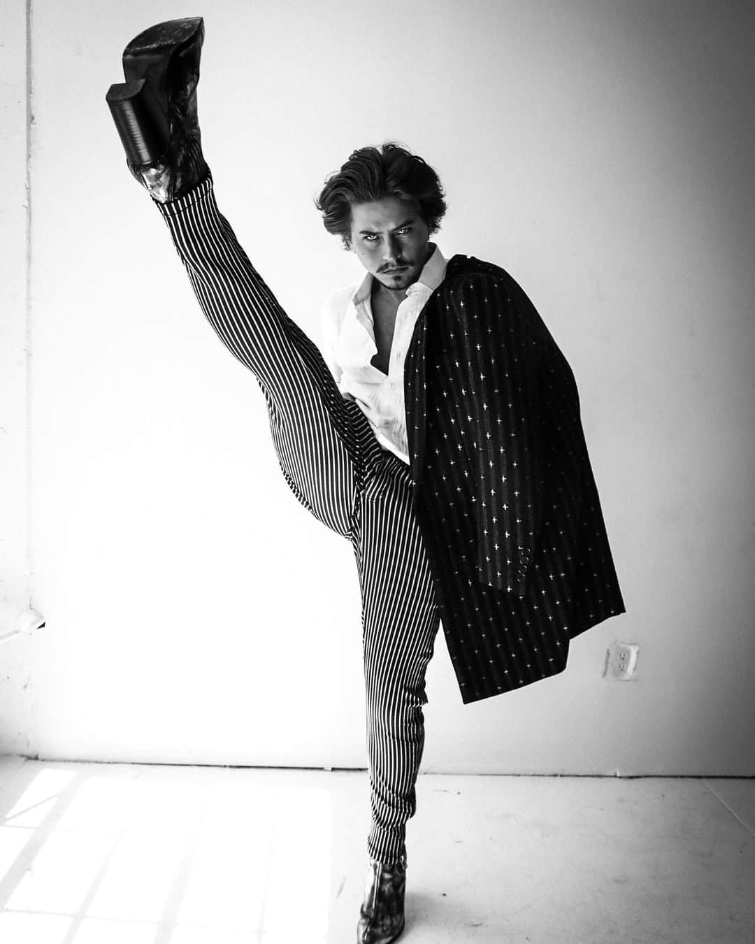 コール・スプラウスのインスタグラム：「@damon_baker and I hittin you with that Sanji one two.」