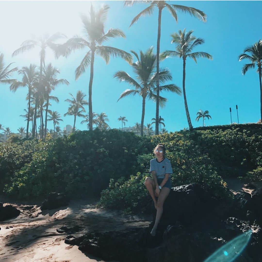 アリッサ ウーテンのインスタグラム：「Need a change of scenery 💙」