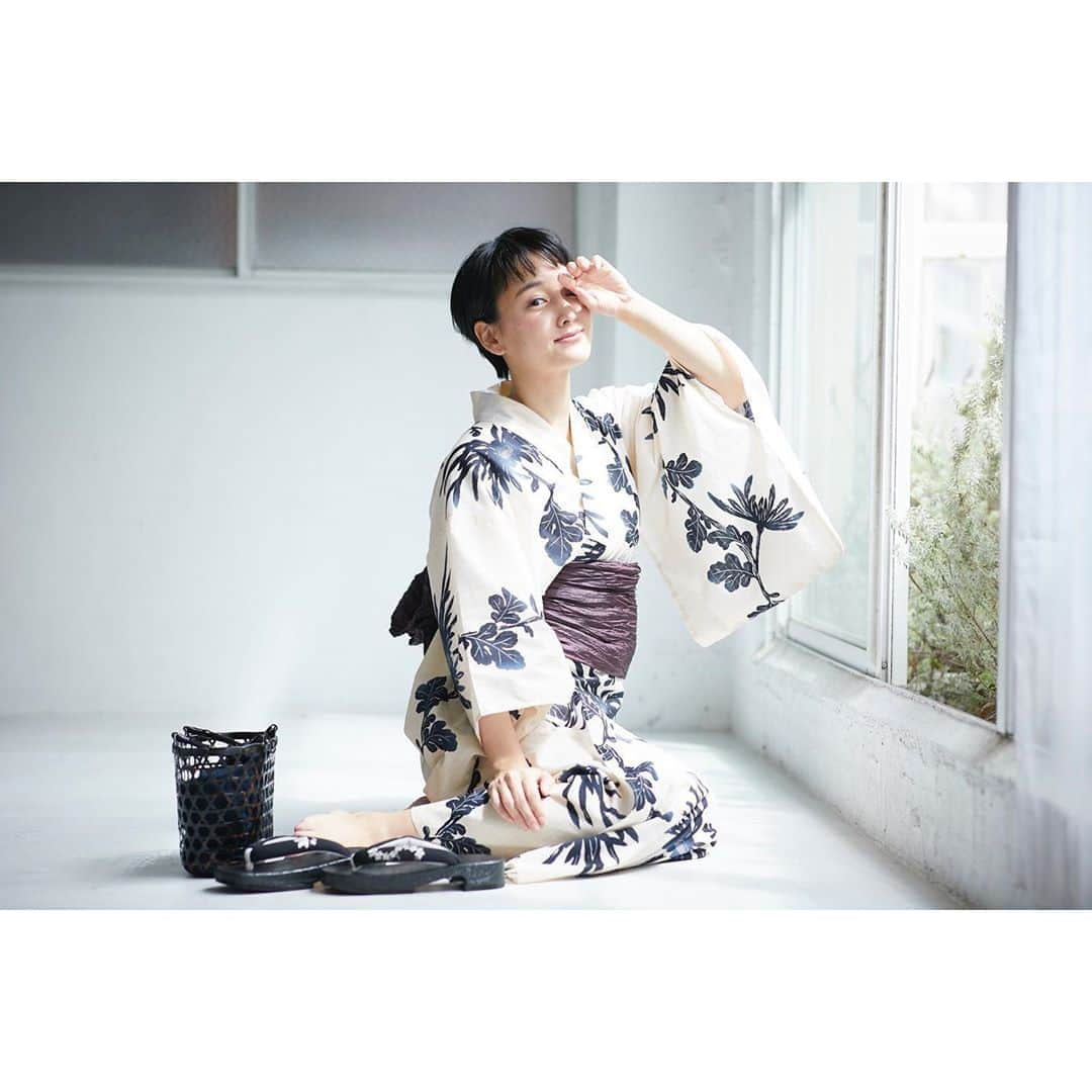 永池南津子さんのインスタグラム写真 - (永池南津子Instagram)「東京カレンダーの連載『金曜美女劇場』にお邪魔しております。 どうしたって下手な私の話をライターの大木亜希子さん  @aaaaaaaa_chan が素敵な記事にして下さっています。 カメラマンの佐野円香さん @sanomadoka_photo の心地よい空気感についつい調子に乗って動き回ってしまいました。 楽しい時間でした。 東京カレンダーのサイト、アプリからご覧ください。 @tokyocalendar  #東京カレンダー #tokyocalendar #金曜美女劇場 #photography #portrait #永池南津子 #othershot  他の写真も見ていただきたい！のでまたポストしますね。」7月31日 12時39分 - natsuko_nagaike