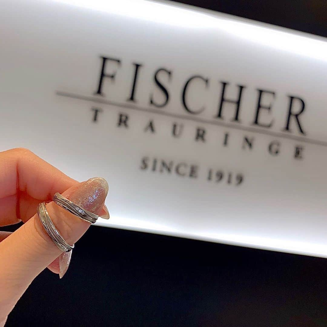 garden(ガーデン)本店さんのインスタグラム写真 - (garden(ガーデン)本店Instagram)「. @fischer_bridal_rings  @garden_honten  . . 【FISCHER（フィッシャー）】 . 強度・耐久性が非常に高く、着け心地もなめらかでずっと身につけていたくなるようなリングです💍✨ . 一生に一度の結婚指輪は、後悔なく良いものを選びたい！という方にオススメのブランドです😌 . . . . 2020.8/8&8/9に#gardenフェスタを開催します✨ #garden本店 だけの特別イベントです❤︎❤︎ . ご予約はHPから… . https://www.garden-j.com/form/reservation.html . ご予約頂きますと豪華な特典が☺️💭 . #指輪選び をメインに 大好評の手作りリングピロー教室や、式場相談などが出来ちゃいます☺️💓 . . この機会をお見逃しなく！ たくさんのご予約お待ちしております👼🏽🌴 . . #gardenフェスタ #garden本店#マリッジリング#結婚指輪#エンゲージリング #婚約指輪#重ね着け#重ね着けリング#セットリング#プレ花嫁#京都花嫁#大阪花嫁#和歌山花嫁#奈良花嫁#京都花嫁#marry花嫁さんと繋がりたい #全国のプレ花嫁さんと繋がりたい#結婚式準備#指輪探し#指輪探しのお手伝い#指輪選び#指輪探しデート#関西花嫁#2020冬婚#2020夏婚#2020秋婚#プロポーズ待ち#プロポーズリング#FISCHER#フィッシャー . 只今garden本店ではコロナ対策で、 🚗高速代キャッシュバックキャンペーン中🚗 . ✔️電車に乗らなくても大丈夫！ ✔️店内は広くて換気◎ ✔️スタッフの手洗いうがい、アルコール消毒◎ ✔️ブース内の机や椅子のアルコール消毒◎ . . 安心してご来店いただけるよう、心掛けております👌🏻 お越しの際は念のためマスク着用をオススメします！ 営業時間は通常と変わらずAM11:00 - PM8:00🕑 . . ーーーーーーーーーーーーーーー *＊. garden岸和田本店 *＊。 @garden_honten . . 大阪府岸和田市荒木町2丁目18-18 (敷地内無料駐車場有り) 072-440-1778 . ［access］ 🚘阪神高速4号湾岸線 岸和田北ICより5分 阪和線 岸和田和泉ICより5分 🚃JR阪和線「久米田駅」より徒歩15分 南海本線「春木駅」より徒歩15分」7月31日 12時41分 - garden_honten