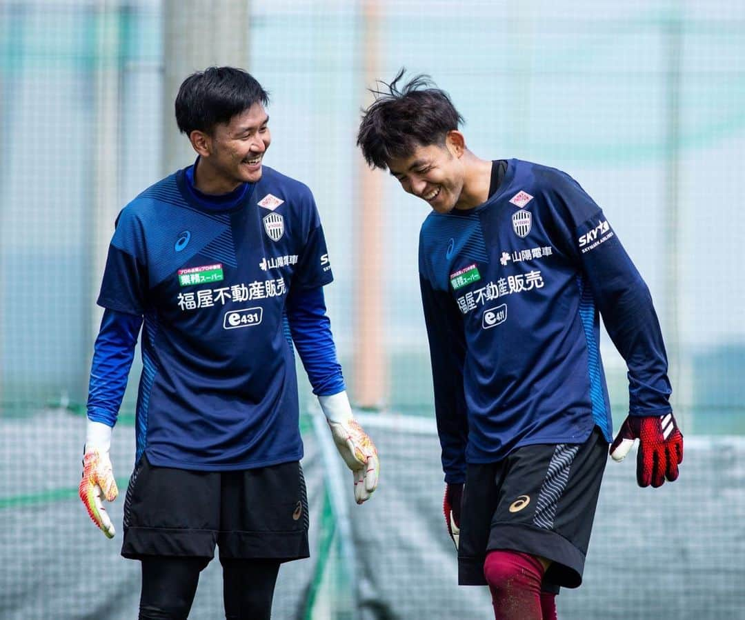 ヴィッセル神戸さんのインスタグラム写真 - (ヴィッセル神戸Instagram)「The team is in good spirits! ☺️ .  #vissel #visselkobe #ヴィッセル #ヴィッセル神戸 #Kobe #神戸 #WeAreKobe #KobeForeverForward #一致団結 #JLeague #Jリーグ #DAZN」7月31日 13時15分 - visselkobe