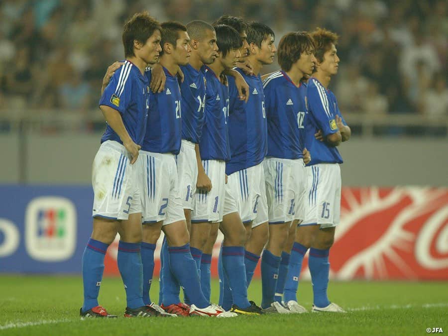 日本サッカー協会さんのインスタグラム写真 - (日本サッカー協会Instagram)「【#OnThisDay】2004.7.31🔙 ・ AFCアジアカップ中国2004 準々決勝 #日本代表 1-1(PK4-3) ヨルダン代表 📍重慶 ⚽#鈴木隆行 ・ 16年前の今日。PK戦までもつれ込んだ戦い。日本は2人連続で失敗し窮地に追い込まれるも、#川口能活 選手（現 #U23日本代表 GKコーチ）が連続セーブ。劇的な勝利となった。 ・ GK #川口能活 DF #田中誠 ⇒115' #松田直樹 #宮本恒靖 #三都主アレサンドロ #加地亮 #中澤佑二 MF #遠藤保仁 ⇒56' #中田浩二 #中村俊輔 #福西崇史 FW #鈴木隆行 #玉田圭司 ⇒72' #本山雅志 ・ #jfa #daihyo #SAMURAIBLUE #AsianCup2004」7月31日 13時19分 - japanfootballassociation