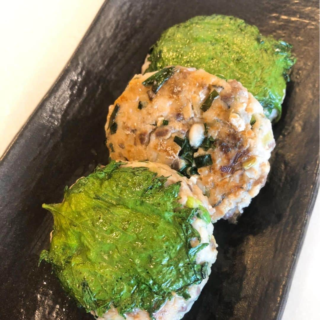 加藤綾菜さんのインスタグラム写真 - (加藤綾菜Instagram)「夏が旬のあじ❤️ あじのなめろうを作り余ったらハンバーグにします🥰💕 魚が苦手な人でもいけます❣️ 近々、YouTubeで紹介しようかな❤️ #あじ #魚嫌いな人 #美味しく #食べれる💕」7月31日 13時51分 - katoayana0412