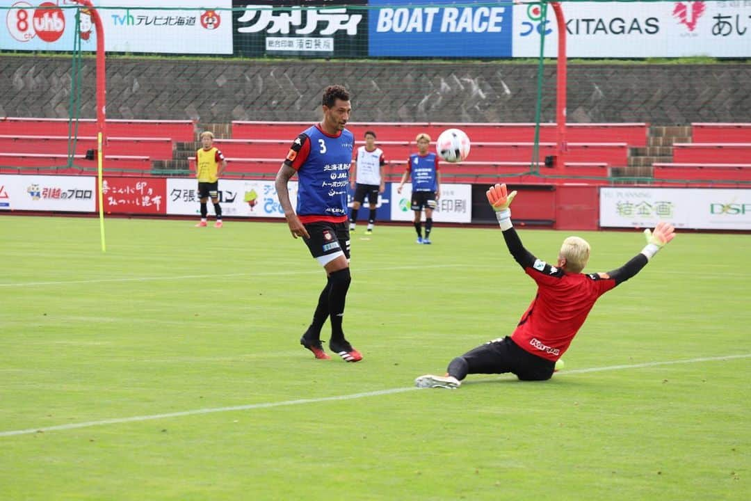 ジェイ・ボスロイドさんのインスタグラム写真 - (ジェイ・ボスロイドInstagram)「Good week training, big game against @andresiniesta8 and his Kobe team but we are always confident especially at home in the Sapporo Dome!!   #consadole#team#together#win#belief#determination#striveforgreatness#blessed#hardwork#dedication#soccer#football#training#japan#jleague#adidas#adidastokyo」7月31日 13時44分 - jaybothroyd