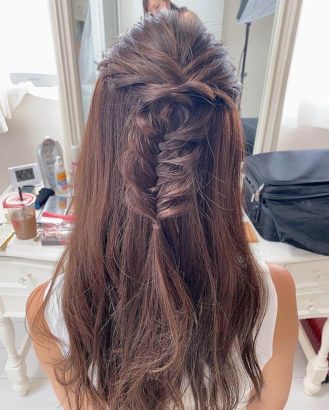 竹内紫麻さんのインスタグラム写真 - (竹内紫麻Instagram)「女性の憧れ  @verawang のWDと❤️笑  ドレスに囲まれた撮影で めちゃくちゃテンション上がった〜💕  今度着させて頂けるそうで とっても楽しみ😍⭐️  #verawang #verawangbridal #photography #photooftheday #photoshoot #weddingdress #helloworld #ウェディングドレス #ベラワンドレス」7月31日 23時20分 - shimax1223