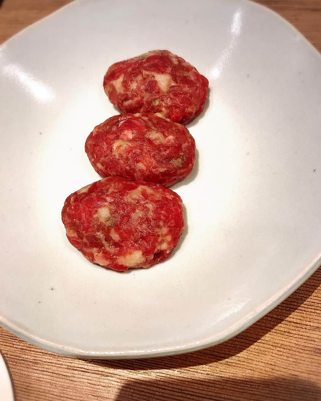 川原由維さんのインスタグラム写真 - (川原由維Instagram)「どれも絶品のお肉🍖  春菊のサラダも🥗最高♫  そしてそして、〆のカボス冷麺を食さないと終われない😋  汗をかいた体に上質なタンパク質が染み渡る〜😍  ごちそうさまでした😊  #お肉 #焼肉 #タンパク質 #冷麺 #春菊 #最高 #夏はこれから」7月31日 23時33分 - yui5520