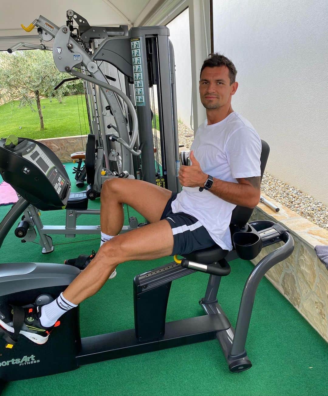 デヤン・ロヴレンのインスタグラム：「+34’C !! No problem 😉  Getting ready for my new journey with @zenit_spb 💪🏻」