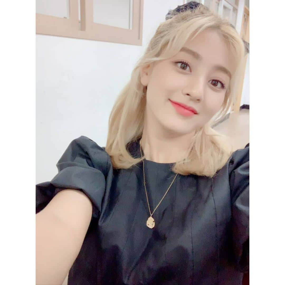 TWICEさんのインスタグラム写真 - (TWICEInstagram)「원스 나 오늘 금발 마지막 스케줄이얌😎」7月31日 15時52分 - twicetagram