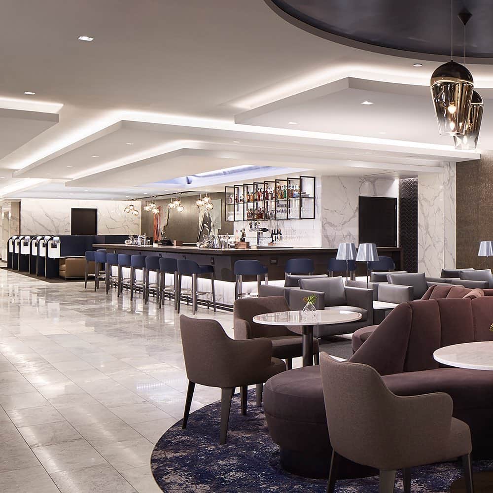 B&B Italiaさんのインスタグラム写真 - (B&B ItaliaInstagram)「B&B Italia Contract Division enhanced the interiors of the Polaris Lounge at San Francisco International Airport, providing the furnishings for a 2,000 square-meter space. The Polaris Lounges have also been inaugurated in some of the most important international airports, and they are scheduled to open in many more. . PH @solomoncordwellbuenz and Dave Burk Photography #bebitalia #furnituredesign #interiordesign #contract #contractfurniture #turnkeysolutions #hospitalityfurniture #customfurniture #SFOPolarisLounge」7月31日 16時33分 - bebitalia