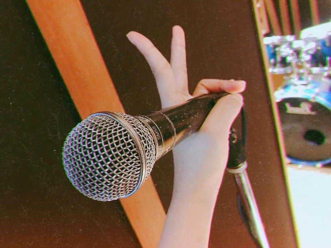Beverlyさんのインスタグラム写真 - (BeverlyInstagram)「今日🎤 Last day of July. And I spent my day on studio singing!! 💯 Getting ready for my upcoming shows and events! 頑張ってるよ！😁💪🏽」7月31日 16時39分 - beverly_official_