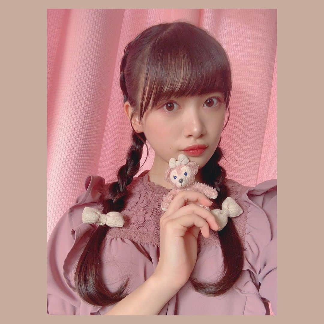 BEYOOOOONDSさんのインスタグラム写真 - (BEYOOOOONDSInstagram)「‪🧸🧸🧸🧸‬ . #里吉うたの です🐶 . キャラクターコンセプトメイク💄 第4弾はダッフィー＆フレンズから｢シェリーメイ｣🐻🎀 . ピンクいっぱいにしてみました🥰どうかなぁ？ ヘアメイクの詳しいポイントは今夜のブログにて📝📝(パークやショーの話も少しだけしようかなぁ🌋🌎💕) . #BEYOOOOONDS #うーめいく #シェリーメイ  #3枚目は偶然撮れたメイちゃんを凝視するうー  🧸🧸🧸🧸」7月31日 16時59分 - beyooooonds_official