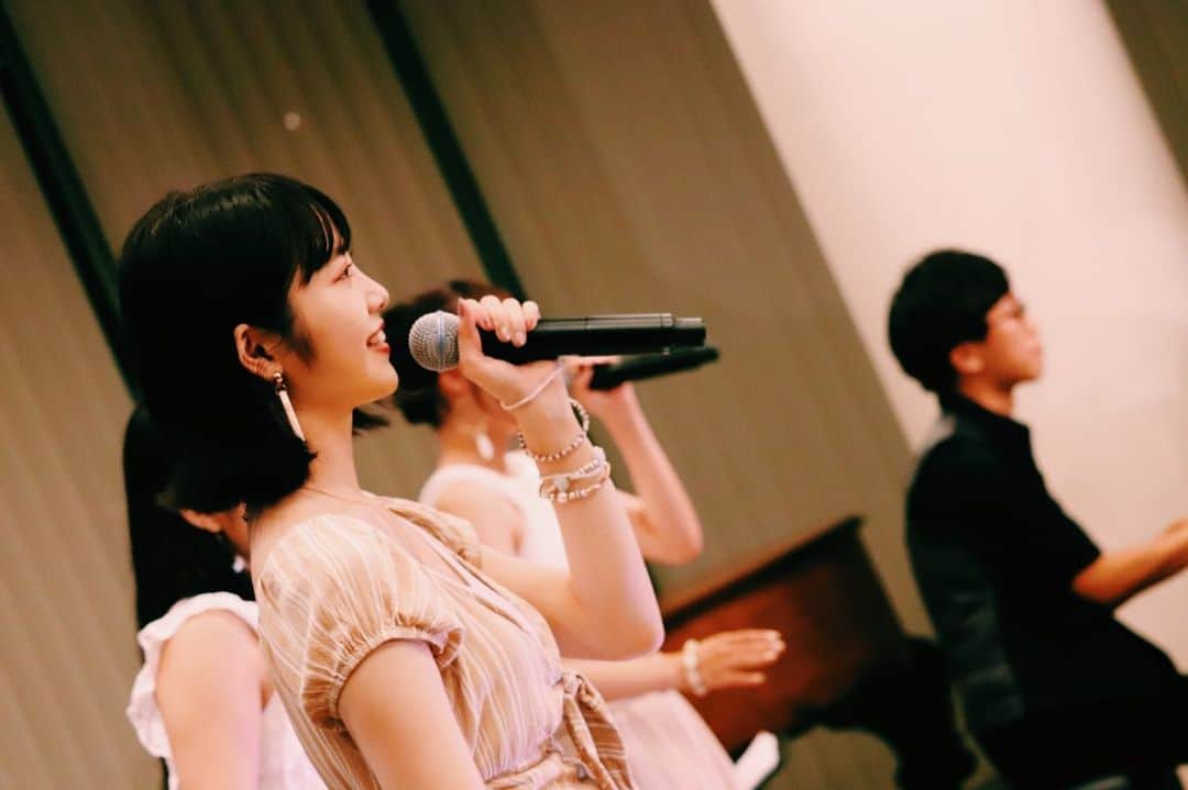 MOMOKAさんのインスタグラム写真 - (MOMOKAInstagram)「2020.7.27🔅 初のギター演奏があったり Nonoの誕生日だったり サプライズゲストが来たり 盛り沢山だった日、、、 楽しかったなーーあーー。笑  つぎは8/29、 ひっさびさ、2がつぶりだから、ほんとに半年ぶりのライブハウスでのライブ。こちらはダンス有り。たのしみですね💮💕」7月31日 17時36分 - momoka_jewel