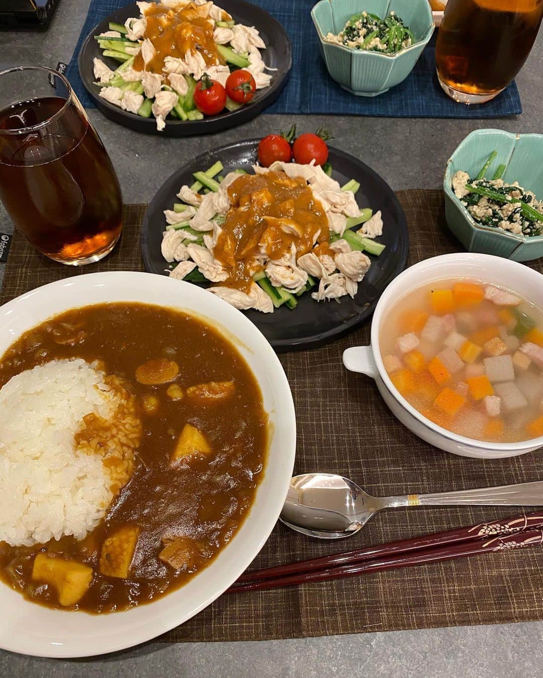 のインスタグラム：「今日はシーフードカレー🦑　 うまい😋　  #きまぐれクック」