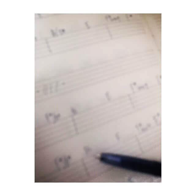 JONTEさんのインスタグラム写真 - (JONTEInstagram)「練習した曲の譜面を書いてみる✏️ #ピアノ #譜面 #アナログ #大事 #ノート #30円」7月31日 17時54分 - jtfav