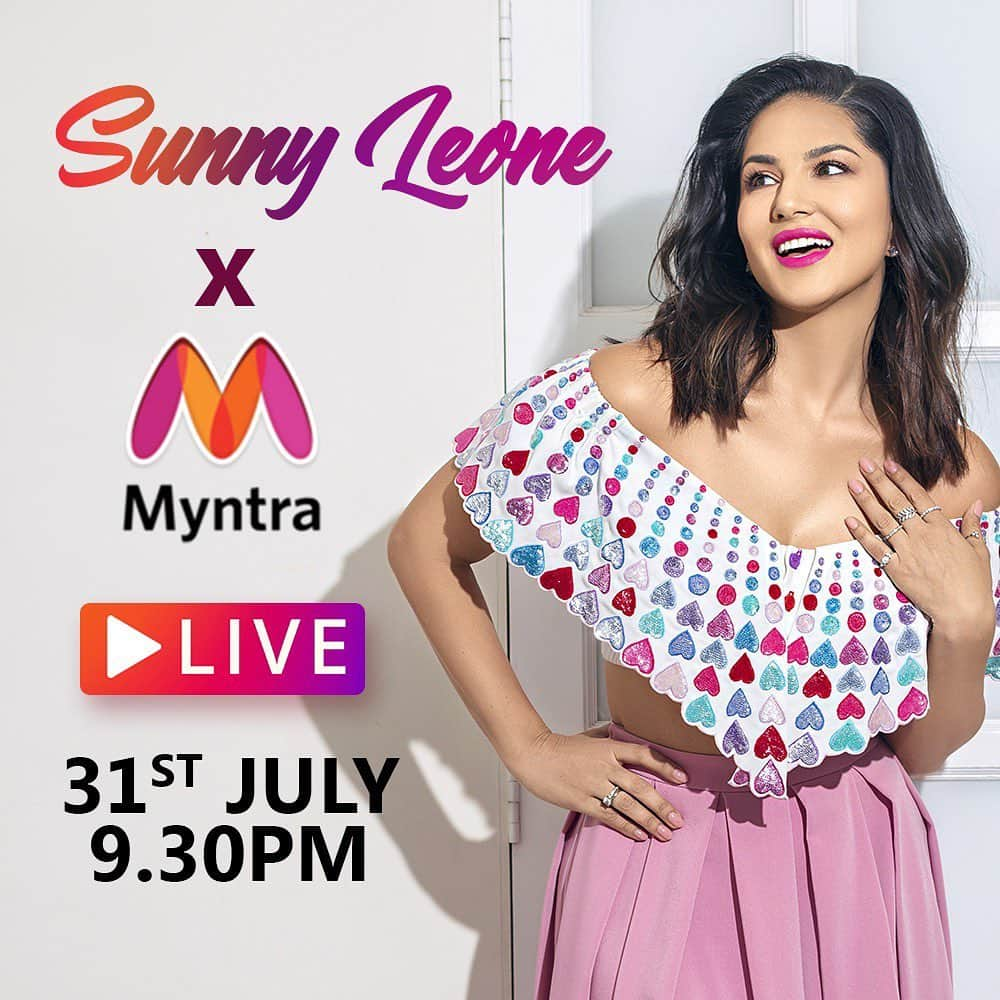 サニー・レオーネさんのインスタグラム写真 - (サニー・レオーネInstagram)「Catch Me LIVE with @myntra on our Instagram accounts tonight at 9.30pm IST as we discuss the latest trends in cosmetics and I will showcase few of my fav products from @starstruckbysl 💄 💋   #SunnyLeone #fashion #MadeInIndia 🇮🇳 #StarstruckbySl #myntra #live」7月31日 18時03分 - sunnyleone