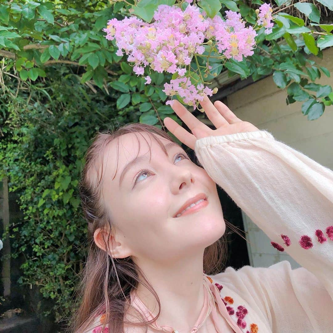 トリンドル玲奈さんのインスタグラム写真 - (トリンドル玲奈Instagram)「なんて可愛いお花なんだ！  ♡」7月31日 18時09分 - toritori0123