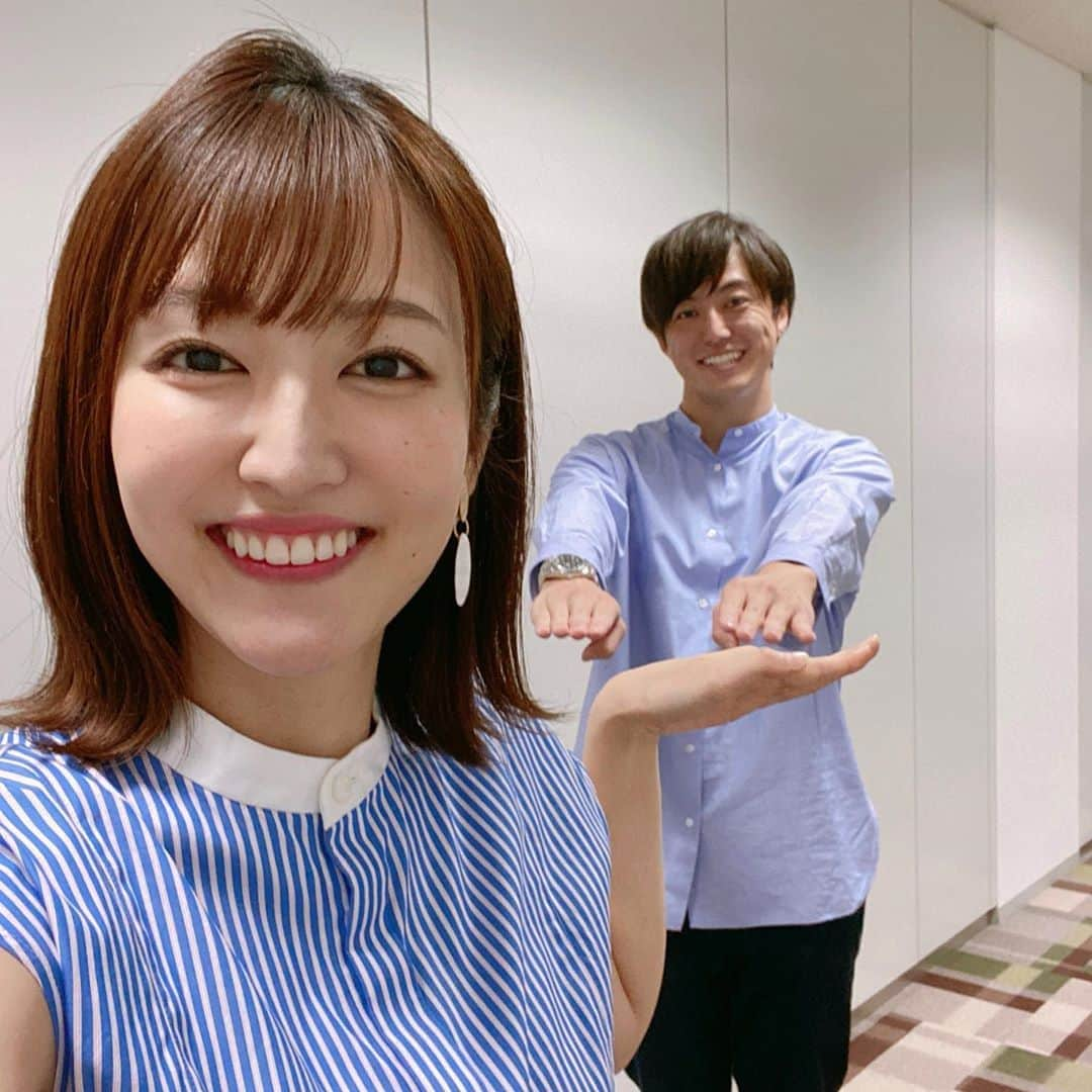 滝菜月さんのインスタグラム写真 - (滝菜月Instagram)「このあと14分後ぜひ^ ^﻿ ﻿ ゆるーく2人で話しつつ﻿ 2091曲も集まっているテーマ曲候補から﻿ いくつかご紹介させて頂きます。﻿ ﻿ #衣装色被りシャツ被り﻿ #梅曰く﻿ #ソーシャルディスタンスポーズらしい」7月31日 18時15分 - taki_natsuki