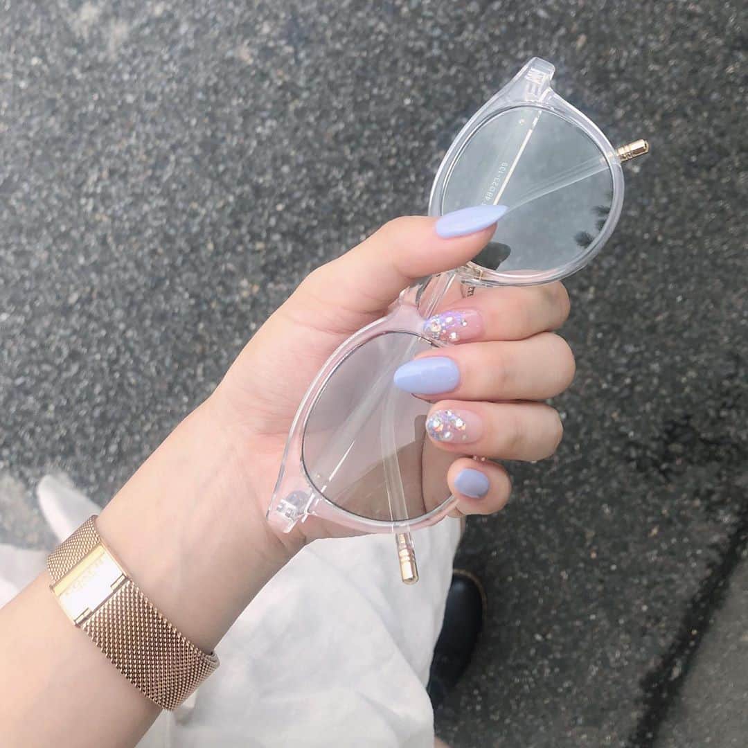 内海里来のインスタグラム：「Kastaneのクリアサングラス😎﻿ ﻿ ﻿ ﻿ ﻿ ﻿ ﻿ ﻿ ﻿ ﻿ #kastane #カスタネ #日焼け防止 #夏ネイル #クリアサングラス #アクセ #ネイルデザイン #instalikes #instalove #newnail #l4likes #lfl」