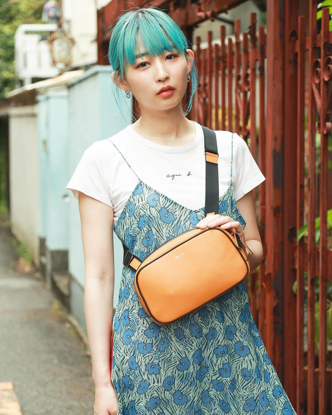 Droptokyoさんのインスタグラム写真 - (DroptokyoInstagram)「TOKYO STREET STYLE⁣⁣ Name: @ppporin  T-shirt: @agnesb_officiel  Bag: @agnesb_officiel  #agnesb#newstandardchic#agnesbvoyage#pr#streetstyle#droptokyo#tokyo#japan#streetscene#streetfashion#streetwear#streetculture#fashion#ストリートファッション#コーディネート⁣⁣ Photography: @keimons」7月31日 18時19分 - drop_tokyo