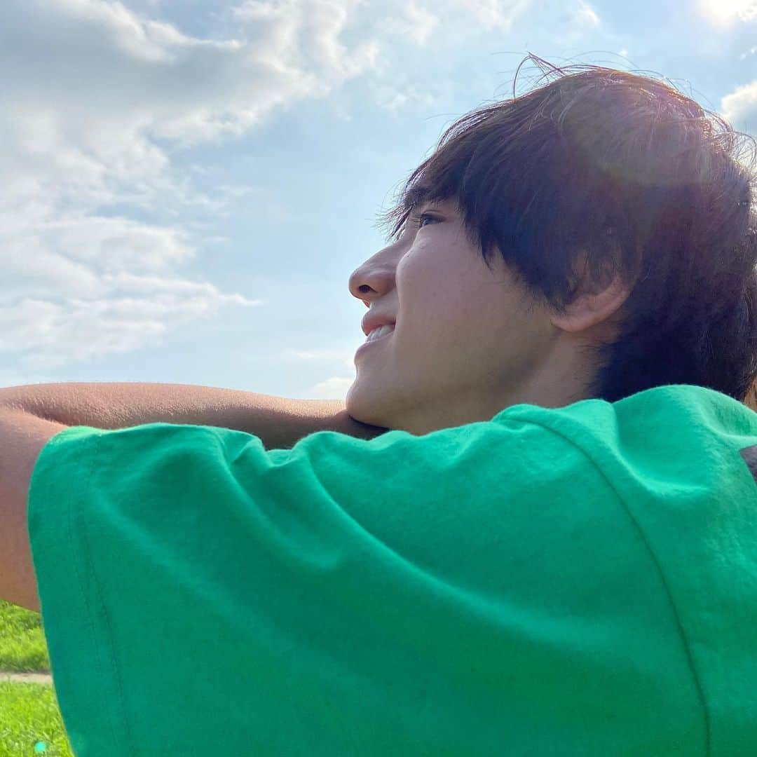 池田優斗さんのインスタグラム写真 - (池田優斗Instagram)「いつも沢山の応援コメントやDMありがとうございます！  僕をみて頑張れる、元気になる、 そう言ってもらえて嬉しいです😊  僕も皆さんからの『頑張れ』の言葉が 本当に力になっています☺️  僕は大事な場面で緊張してしまう時、 『大丈夫。絶対上手くいく』 と強気で取り組んでいます。  いつも皆さんからエールを貰っているので 今日は僕からエールを送ります！  『頑張れーーっっ！！！🤗』  #池田優斗」7月31日 18時27分 - yutoikeda_official