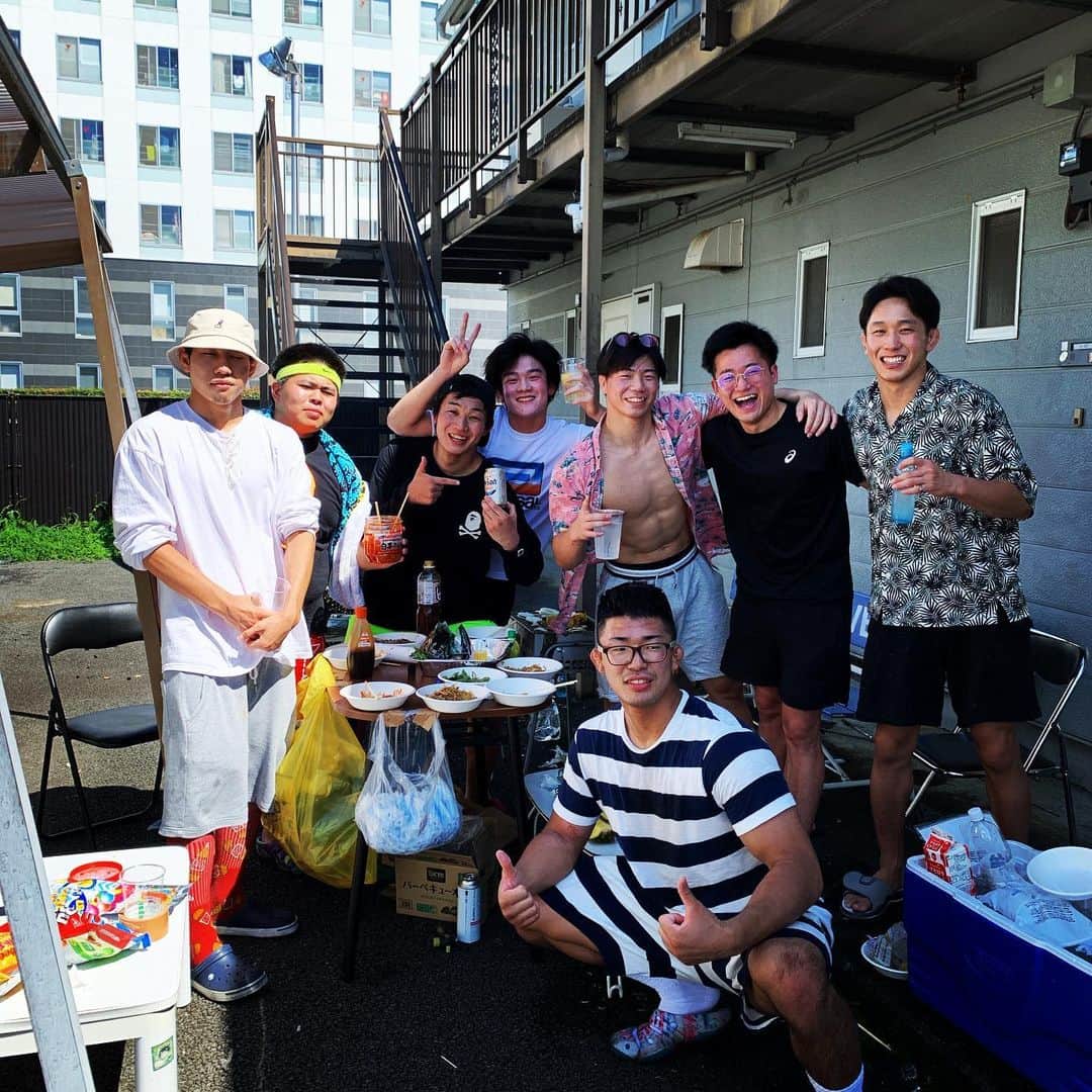 乙黒拓斗のインスタグラム：「仲の良い同期と後輩達🦁  笑い疲れた笑」